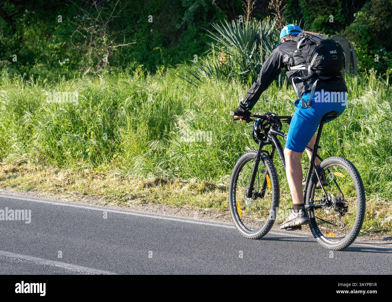 Fahrradfahrer in Bewegung, Lebensweise. Gesunde Gewohnheiten. Stockfoto
