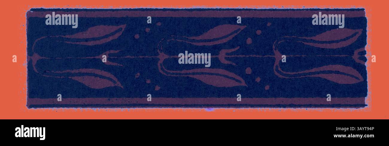 Ein dekoratives Muster mit stilisierten floralen Motiven, die sich wiederholend vor einem kontrastierenden Hintergrund angeordnet sind. Das Design zeigt komplizierte Kurven und zarte Linien, die an eine klassische und elegante Ästhetik erinnern. Griechische Ornamente und etruskische Ornamente Klassische Kunst mit modernem Touch, neu gestaltet von Artotop Stockfoto