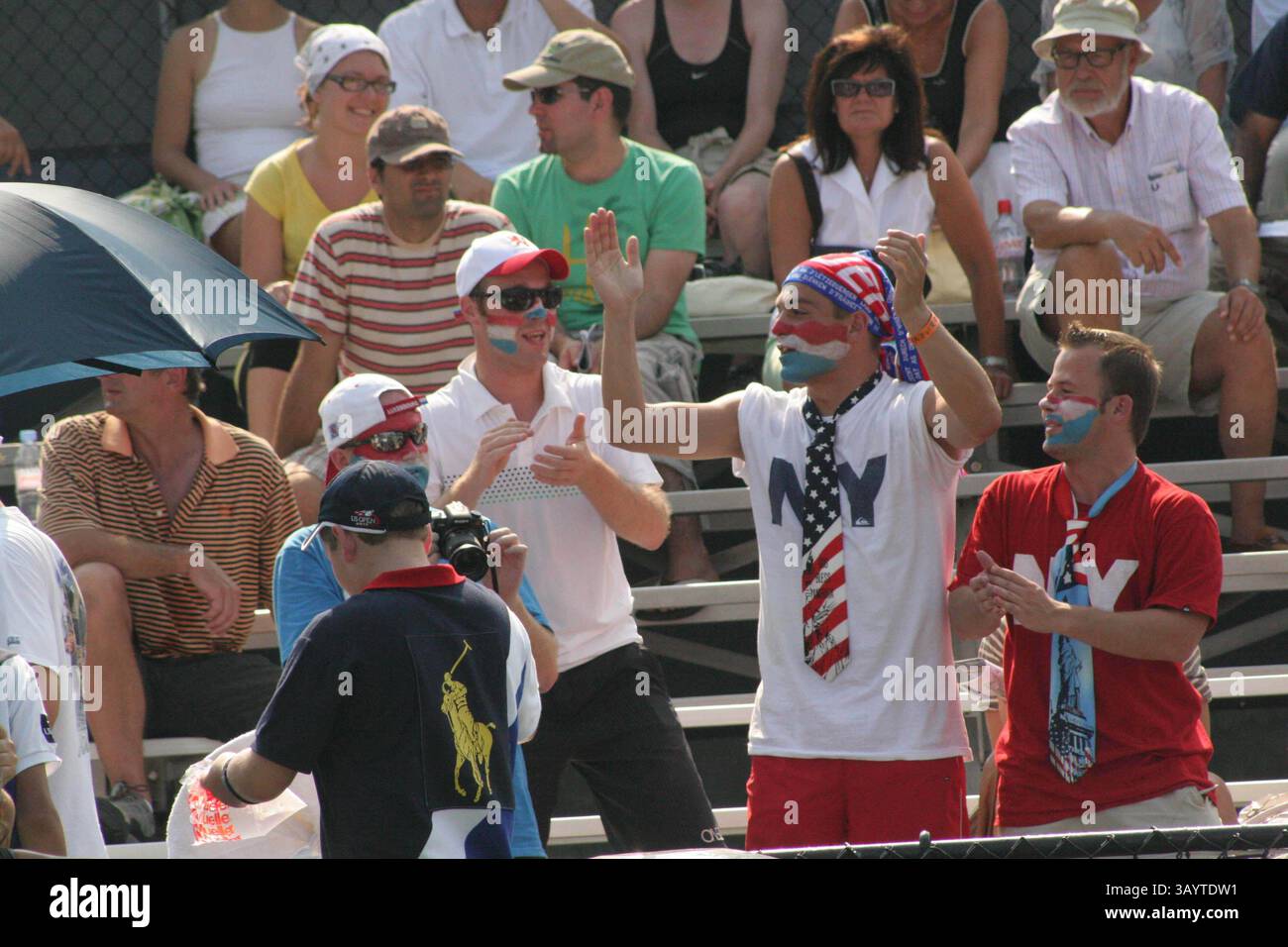 September 2010 - New York, New York, USA - ERÖFFNUNG DES 3. Match-SPIELTAGES 2010 im Billie Jean King Tennis Center in Flushing, New York. Billie Jean King Tennis Center-09-01-2010.FANS. 2010.I15303JZ(Bild: © John Zissel/Globe Photos/ZUMApress.com) Stockfoto