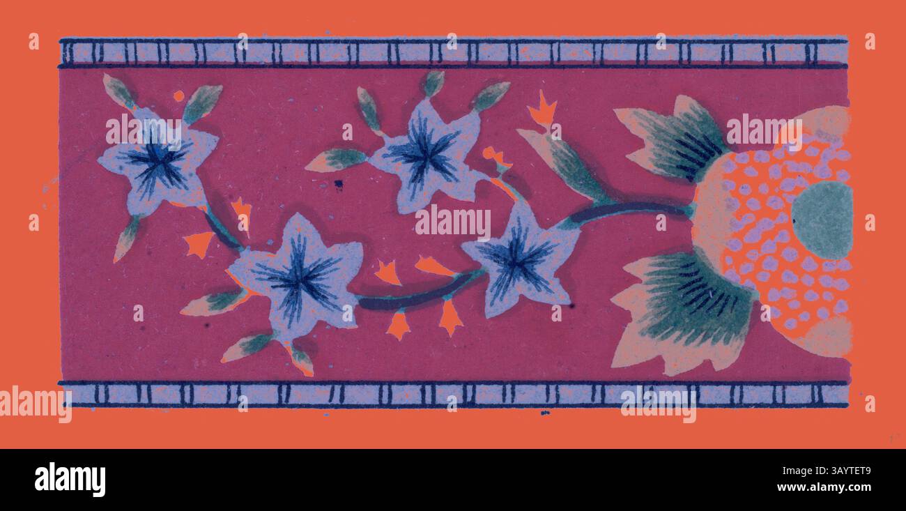 Das leuchtende Blumenmotiv zeigt zarte blaue Blüten, die mit kräftigen orange- und grünen Akzenten verflochten sind und von einer dekorativen Borte eingerahmt werden. Indisches Ornament Klassische Kunst mit modernem Touch, neu gestaltet von Artotop Stockfoto