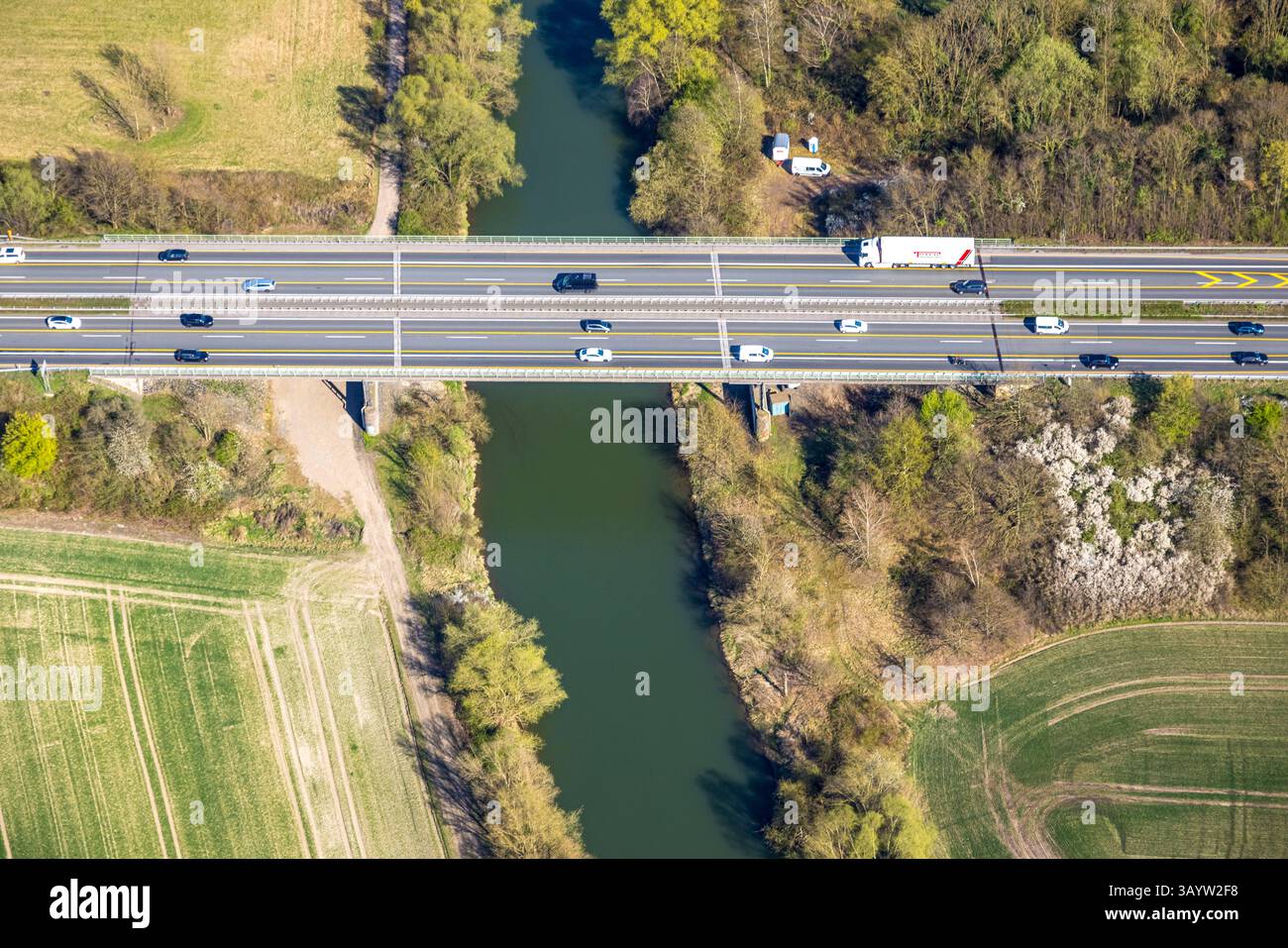 Luftbild, Autobahnbrücke A1 über den Fluss Lippe, Stadtbezirk Herringen, Hamm, Ruhrgebiet, Nordrhein-Westfalen, Deutschland ACHTUNGxMINDESTHONORARx60xEURO *** Luftansicht, Autobahnbrücke A1 über die Lippe, Bezirk Herringen, Hamm, Ruhrgebiet, Nordrhein-Westfalen, Deutschland ACHTUNGxMINDESTHONORARx60xEURO Stockfoto