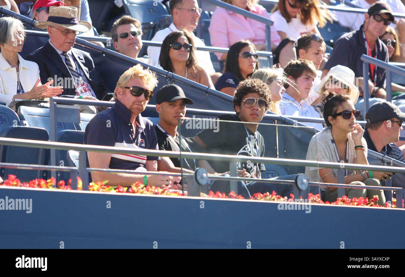 September 2010 - New York, New York, USA - BORIS BECKER and SON's ELIAS, NOAH AND WIFE. Am 7. Tag der US Open Tennis09-05-2010. 2010..K66262JBB(Bild: © John Barrett/Globe Photos/ZUMApress.com) Stockfoto