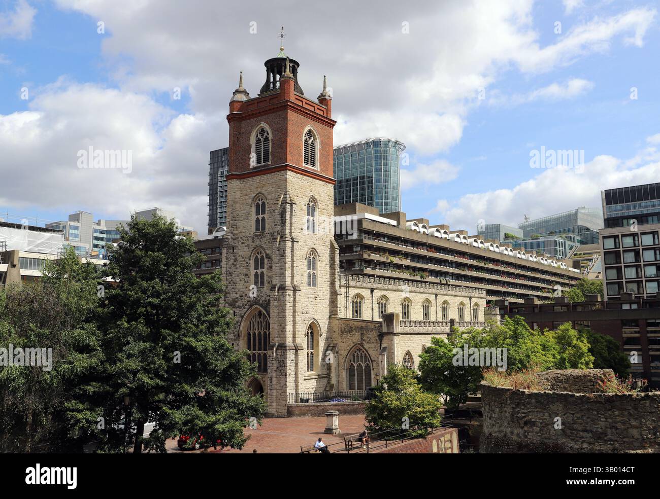 Church of St Giles ohne Cripplegate, City of London. Eine der wenigen mittelalterlichen Kirchen, die in der City of London übrig geblieben sind, hat das große Feuer überlebt Stockfoto
