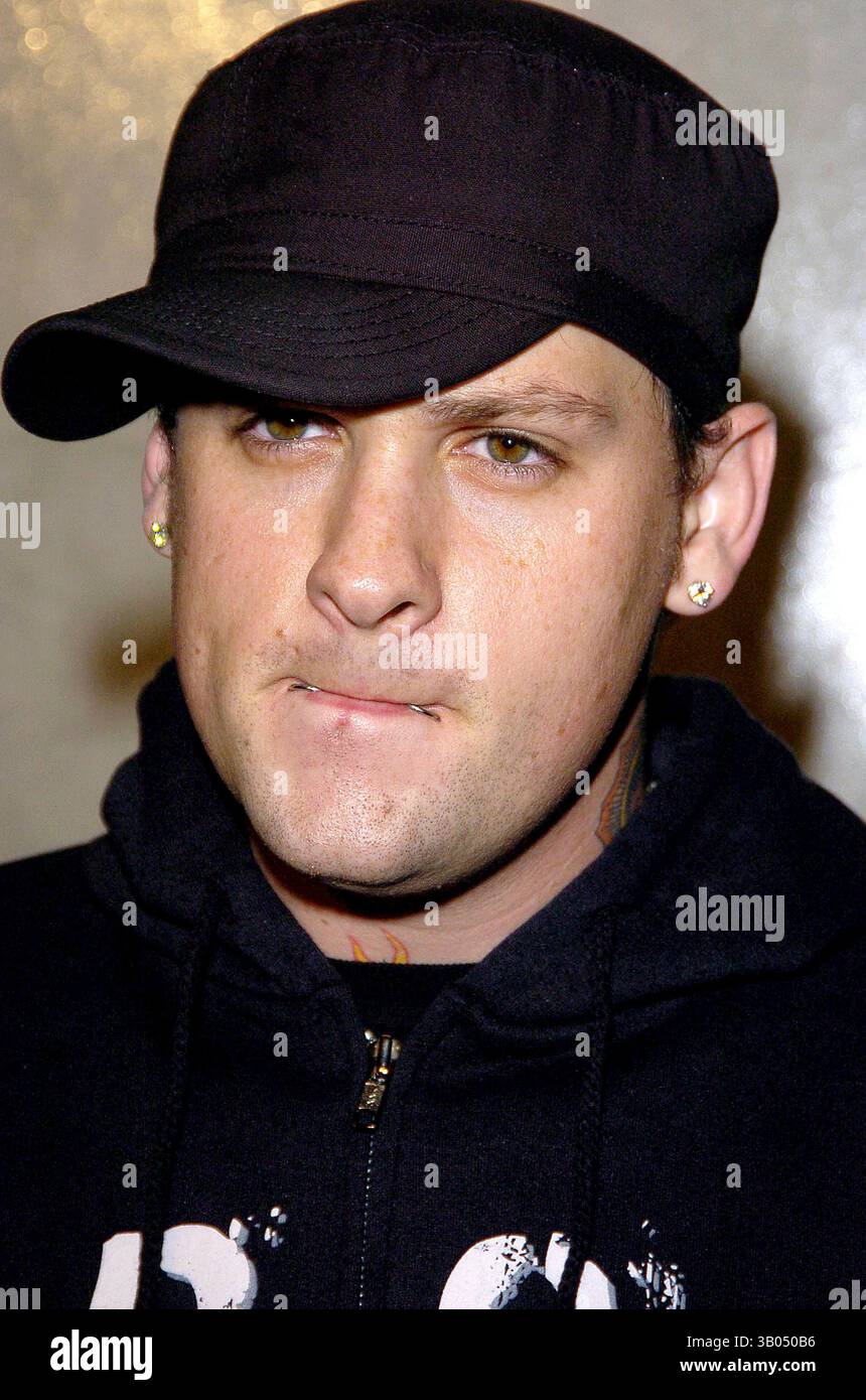 SEPTEMBER 2005 - HOLLYWOOD, CALIFORNIA, USA - K45215DL. HILARY DUFF'S 18. GEBURTSTAG, STIMMUNG, HOLLYWOOD CA. 28.09.05. - 2005.BILD: BENJI MADDEN(Bild: © Dave Longendyke/Globe photos/ZUMAPRESS.com) Stockfoto