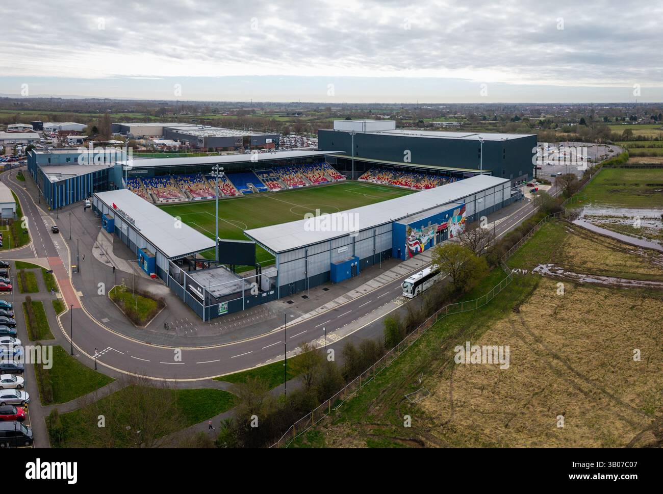 HUNTINGDON, YORK, GROSSBRITANNIEN - 31. MÄRZ 2025. Aus der Vogelperspektive des LNER Community Stadium in York, dem Heimstadion des York City FC und des York Knights RLF Stockfoto