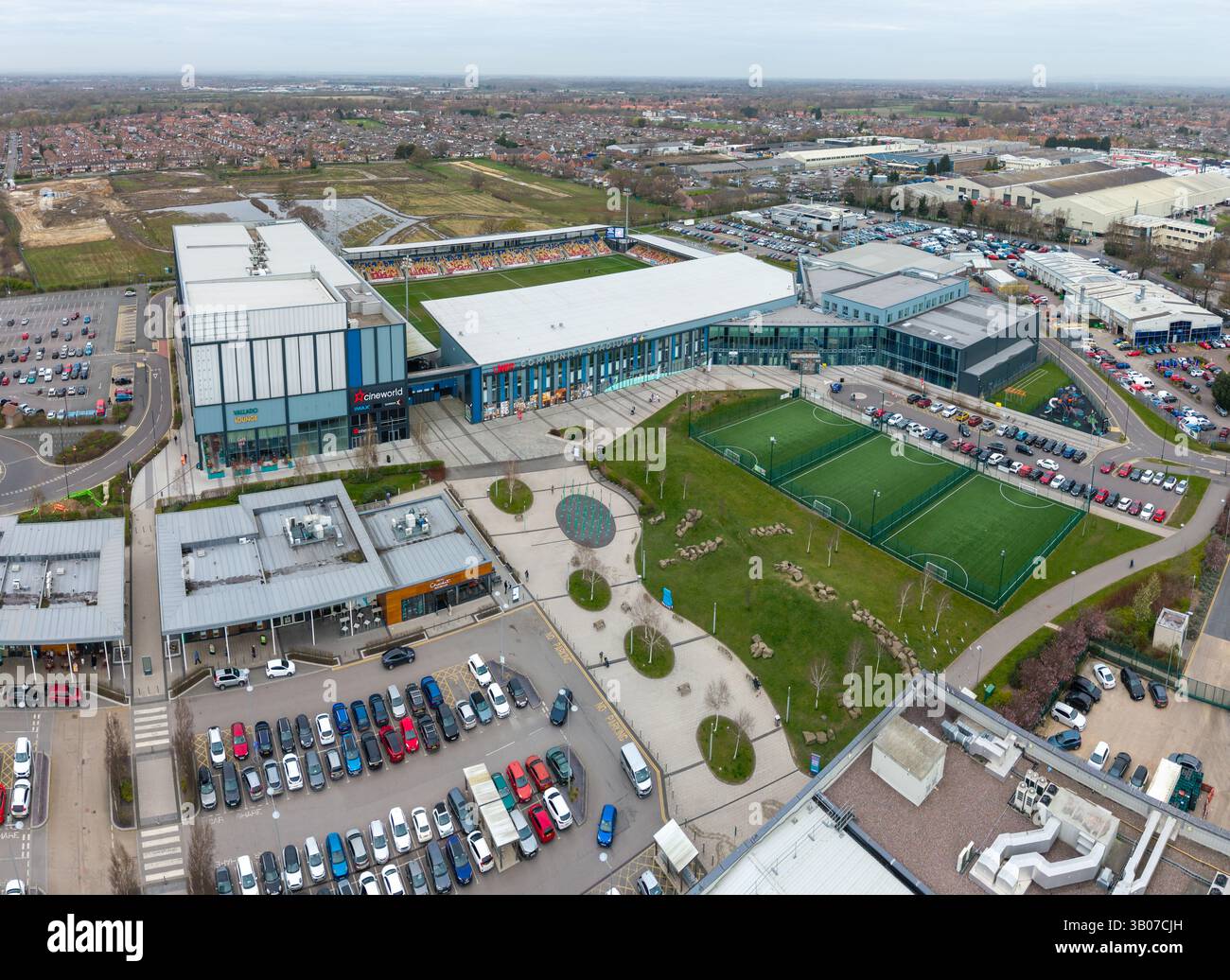 HUNTINGDON, YORK, GROSSBRITANNIEN - 31. MÄRZ 2025. Aus der Vogelperspektive des LNER Community Stadium in York, dem Heimstadion des York City FC und des York Knights RLF Stockfoto