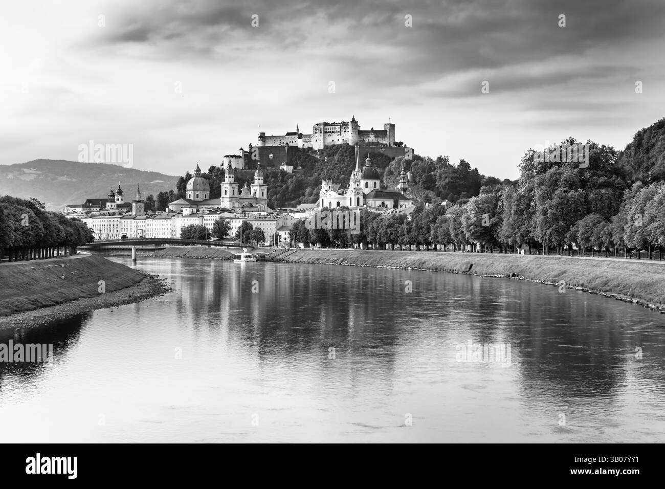 Salzburg, Österreich, Musikzentrum, Mozartfestivals, historisches Zentrum, Tennen, Fluss, Salzach, Salzach, Kapuzinerberg, Festungsberg, Stockfoto
