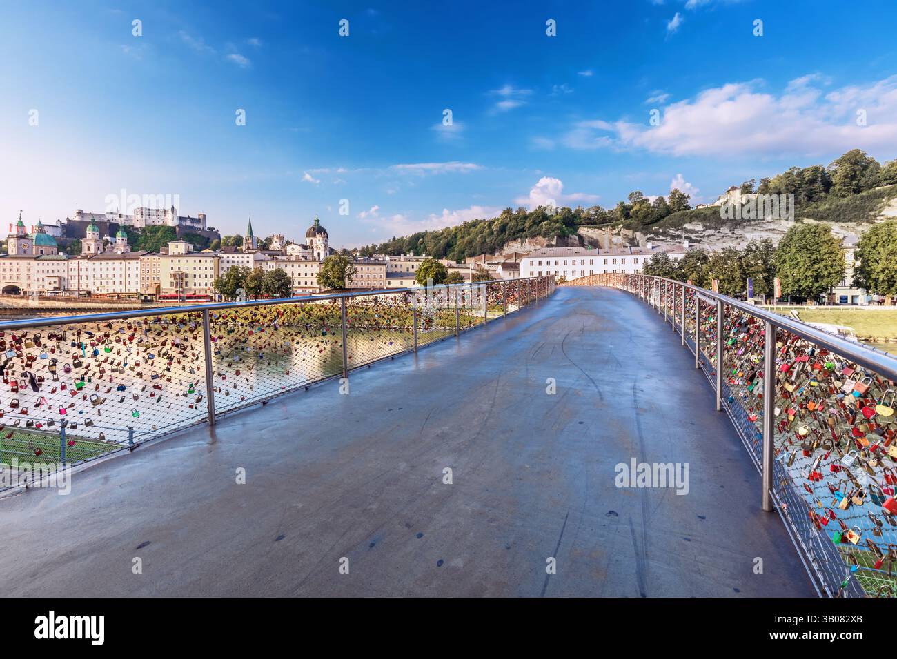 Salzburg, Österreich, Musikzentrum, Mozartfestivals, historisches Zentrum, Tennen, Fluss, Salzach, Salzach, Kapuzinerberg, Festungsberg, Stockfoto