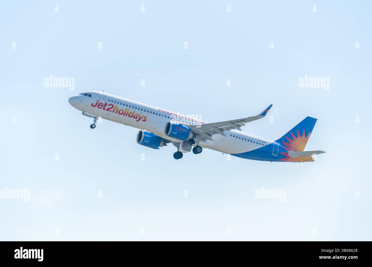 MANCHESTER, Großbritannien, 20. APRIL 2025: Jet2 Holidays Airbus A321 ab Flughafen Manchester Stockfoto