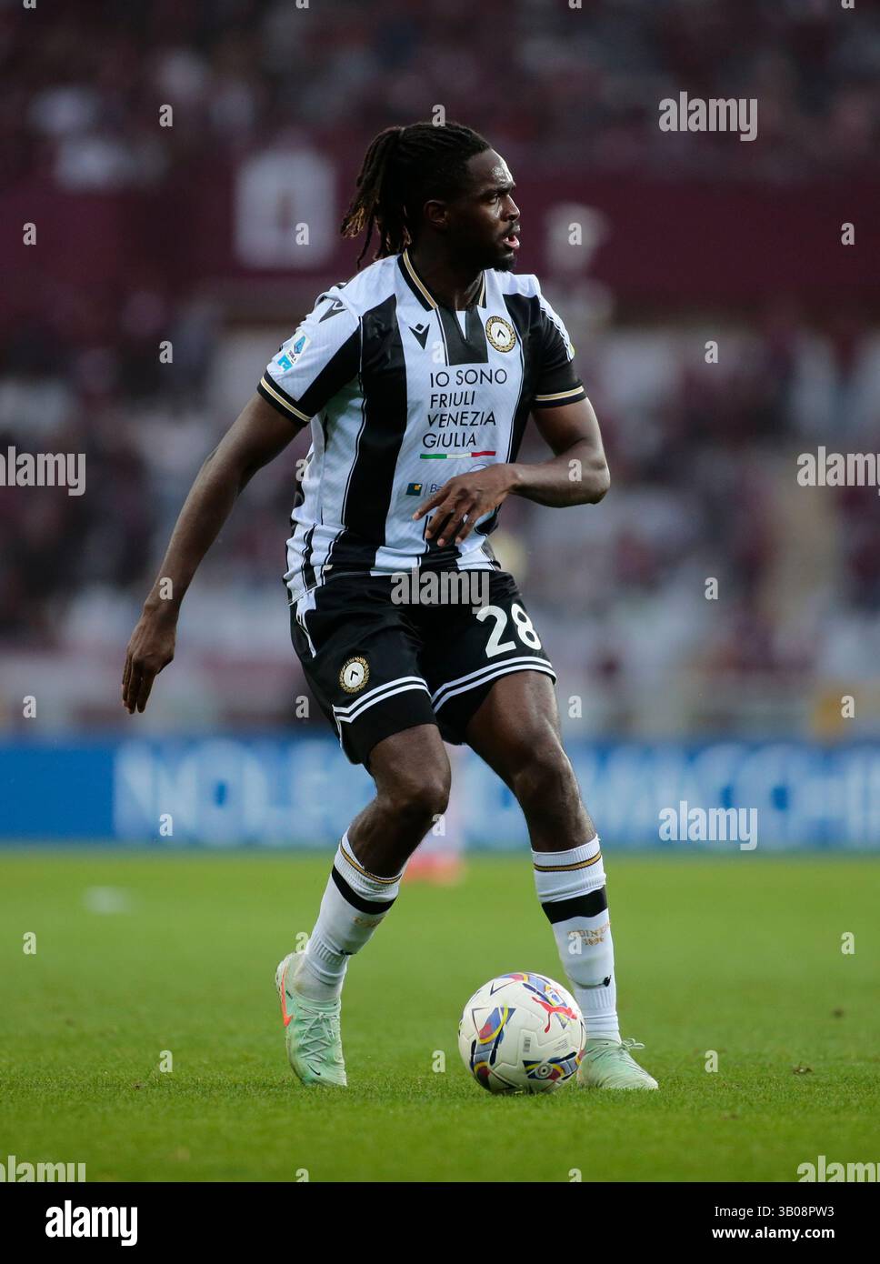 Turin, Italien. April 2025. Oumar Solet von Udinese Calcio während der italienischen Saison A 2024/25, Fußballspiel zwischen Torino FC und Udinese Calcio am 23. April 2025 im Stadio Olimpico Grande Torino, Turin, Italien. Foto Nderim Kacel Credit: Nderim Kaceli/Alamy Live News Stockfoto