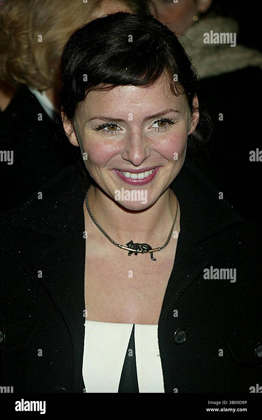 Dezember 2002 - New York, New York, USA - K27939HMC . DER HERR DER RINGE DIE ZWEI TÜRME PREMIERE. AM ZIEGFELD THEATRE IN NEW YORK NEW YORK.12.05.2002. / 2002..EMILIANA TORRINI(Kreditbild: © Henry McGee/Globe Photos/ZUMAPRESS.com) Stockfoto