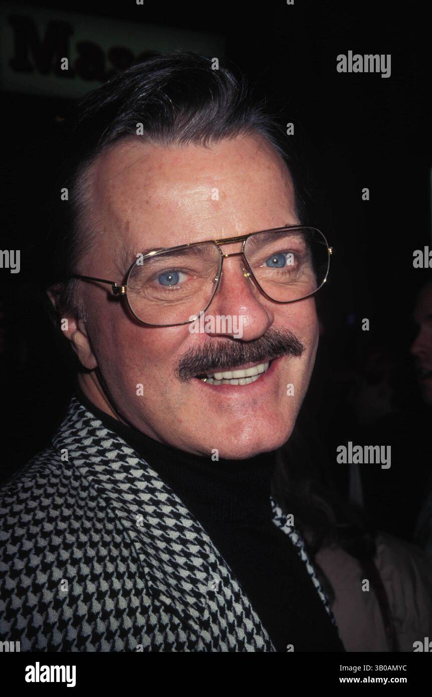 Oktober 2007 - New York, New York, USA - K4310HMC.JACKIE MASON LOVE YOUR NEIGHBOR OPENING, NEW York New York 04-24-1996.ROBERT GOULET. - 1996.ROBERTGOULETRETRO(Kreditbild: © Henry McGee/Globe photos/ZUMAPRESS.com) Stockfoto