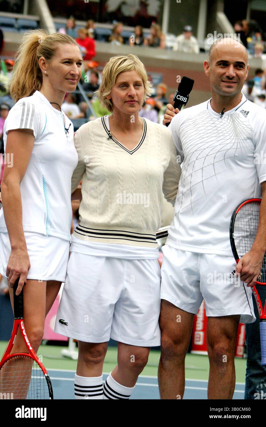 26. August 2006 - New York, New York, USA - ARTHUR ASHE KIDS DAY, SPÜLDATUM 08-26-06. - ELLEN DEGENERES, ANDRE. AGASSI UND . STEFFI GRAF. K49410JBB(Bild: © John Barrett/Globe Photos/ZUMAPRESS.com) Stockfoto