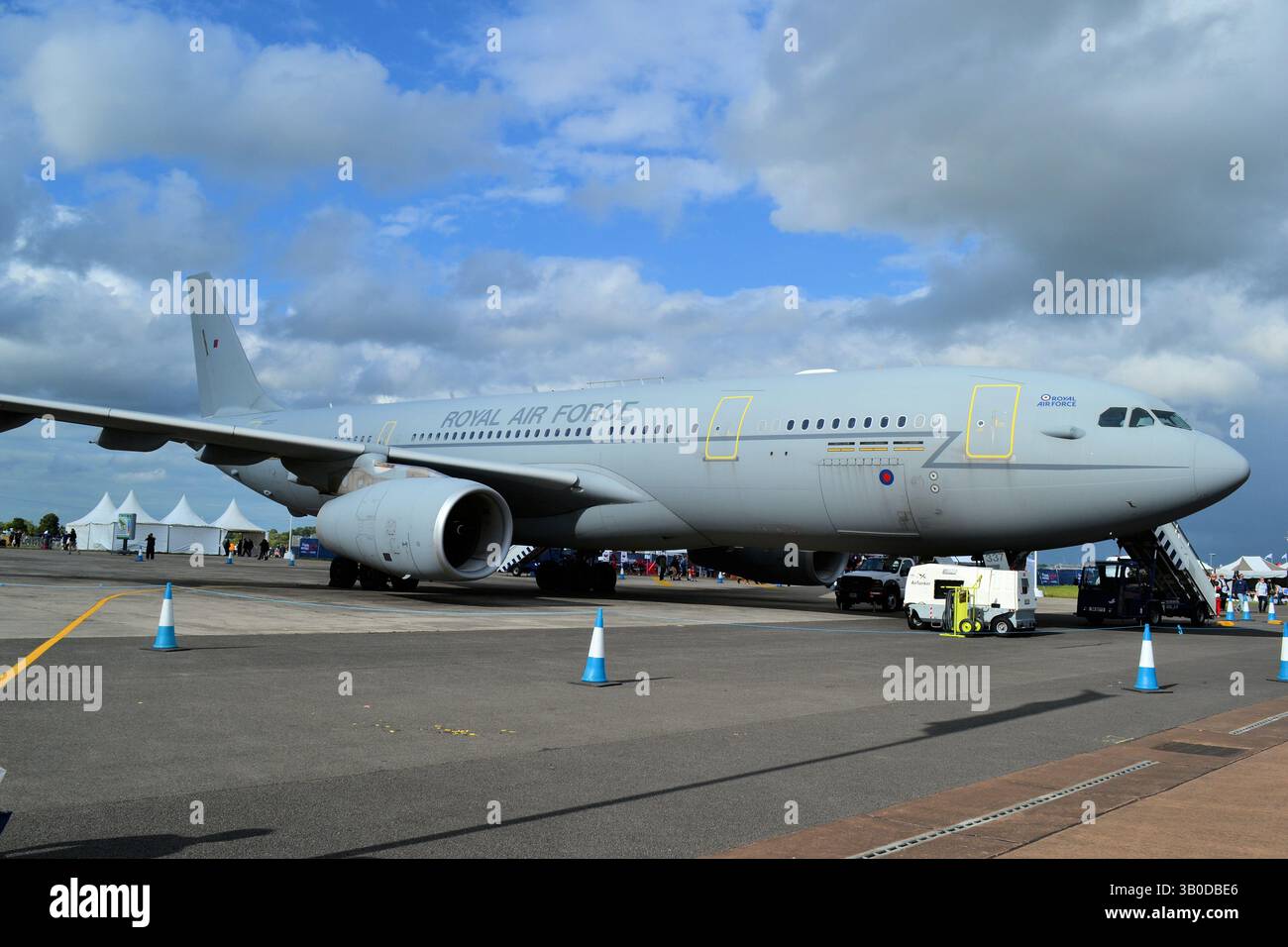 Der Airbus Voyager der Royal Air Force ist ein vielseitiger militärischer Tanker. Die Flugzeuge sind Eigentum eines Konsortiums, der AirTanker anruft Stockfoto