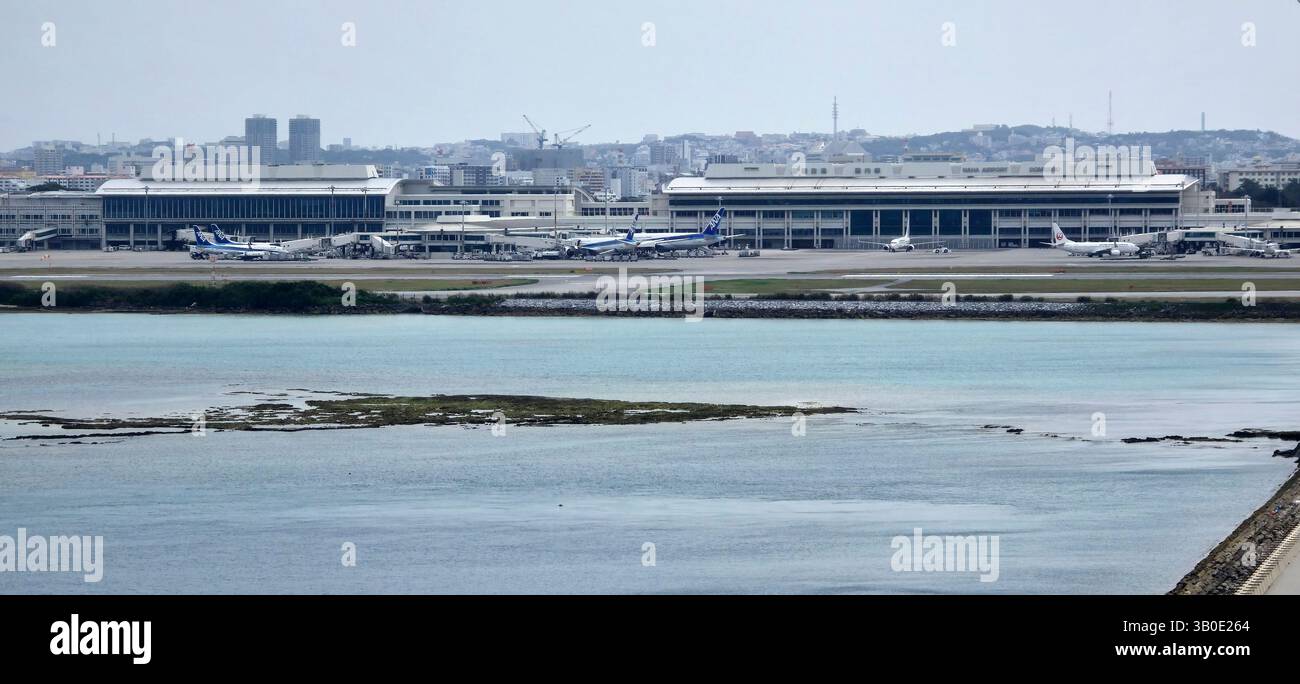 Naha International Airport in Okinawa, Japan. - Smartphone-aufgenommenes Stockfoto