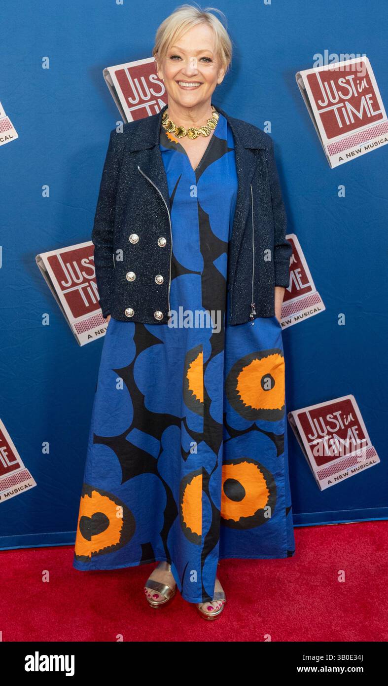 New York, NY, 23. April 2025: Maria Friedman nimmt am 23. April 2025 an der Eröffnungsnacht am Broadway für das Musical Just in Time im Circle im Square Theatre in New York Teil Stockfoto