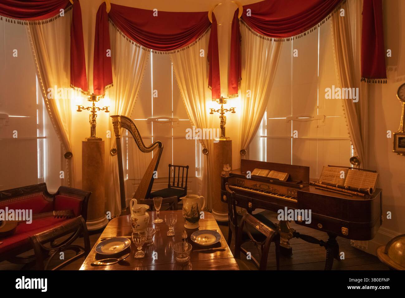 England, Somerset, Bath, American Museum and Gardens, Innenansicht des griechischen Revival Room von 1835 Stockfoto