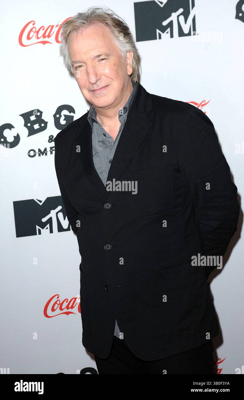 Alan Rickman bei der Premiere von „CBGB: The Movie“ während des CBGB Music & Film Festivals 2013 im Landmark Sunshine Cinema in New York City - 08. Oktober 2013 Stockfoto