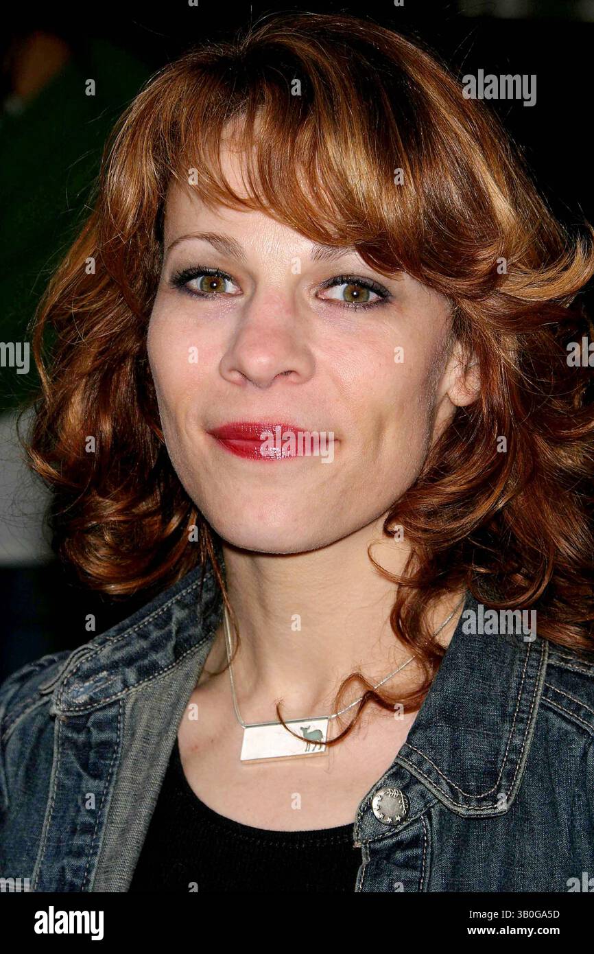 April 2006 - New York, New York, USA - N.Y. PREMIERE VON „THE BERÜCHTIGTE BETTIE PAGE“. AM AMC LOEWS 19ST EAST DATUM 04.10.2006 - LILI TAYLOR. K47489JBB(Credit Image: © John Barrett/Globe Photos/ZUMAPRESS.com) Stockfoto
