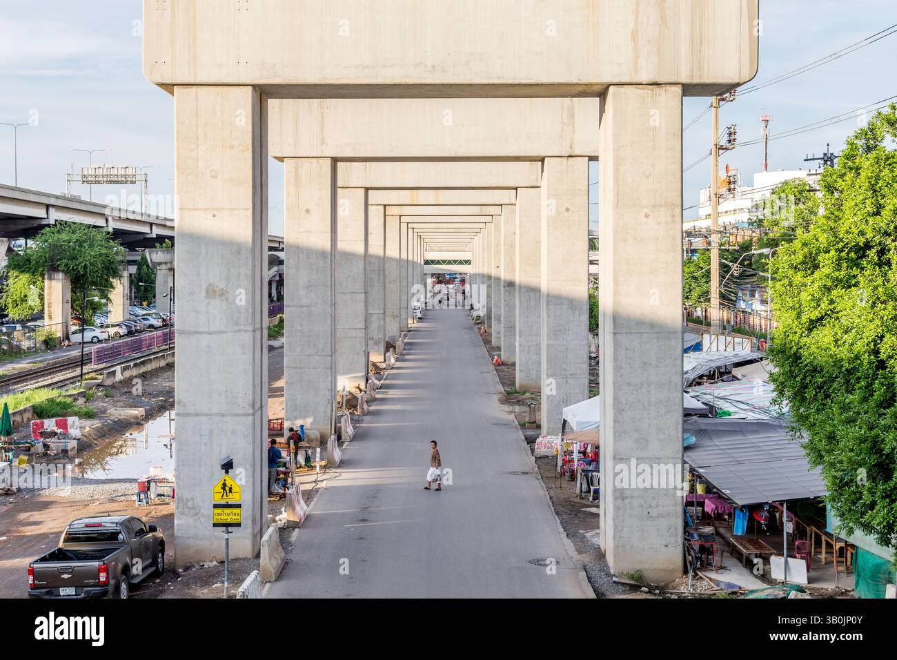 Bangkok, Thailand - 17. September 2016 : die Baustelle der Roten Linie des Sky Train von Bangsue nach Rangsit ist eine große Infrastruktur für den Transport in Stockfoto