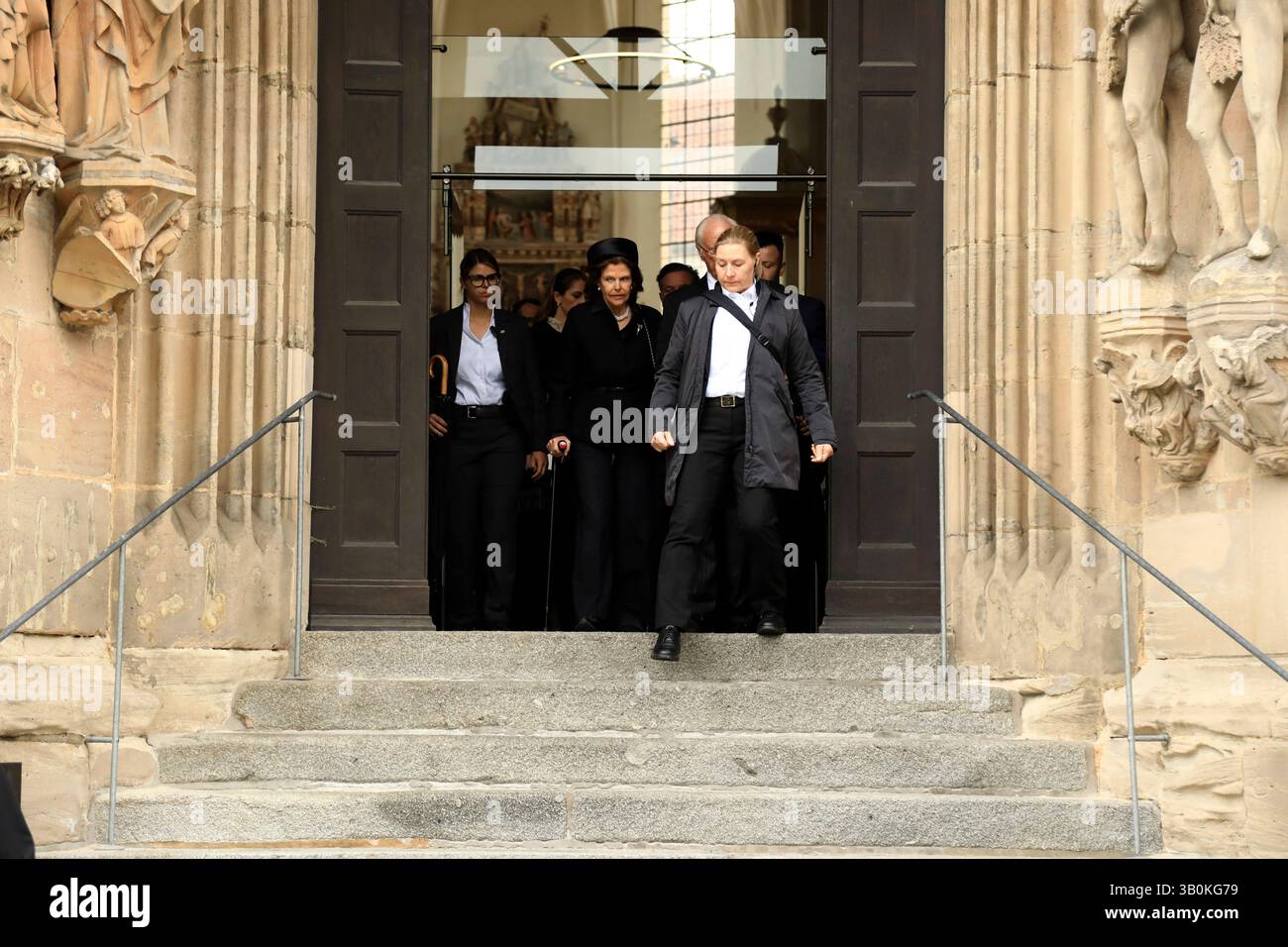 Trauerfeier für Andreas Prinz von Sachsen-Coburg und Gotha Coburg, 24..04,2025 Königin Silvia von Schweden bei der Trauerfeier für Andreas Prinz von Sachsen-Coburg und Gotha in der Stadtkirche St. Bayern *** Trauerfeier für Andreas Prinz von Sachsen Coburg und Gotha Coburg, 24 04 2025 Königin Silvia von Schweden bei der Trauerfeier für Andreas Prinz von Sachsen Coburg und Gotha in der Stadtkirche St. Bayern Deutschland Stockfoto