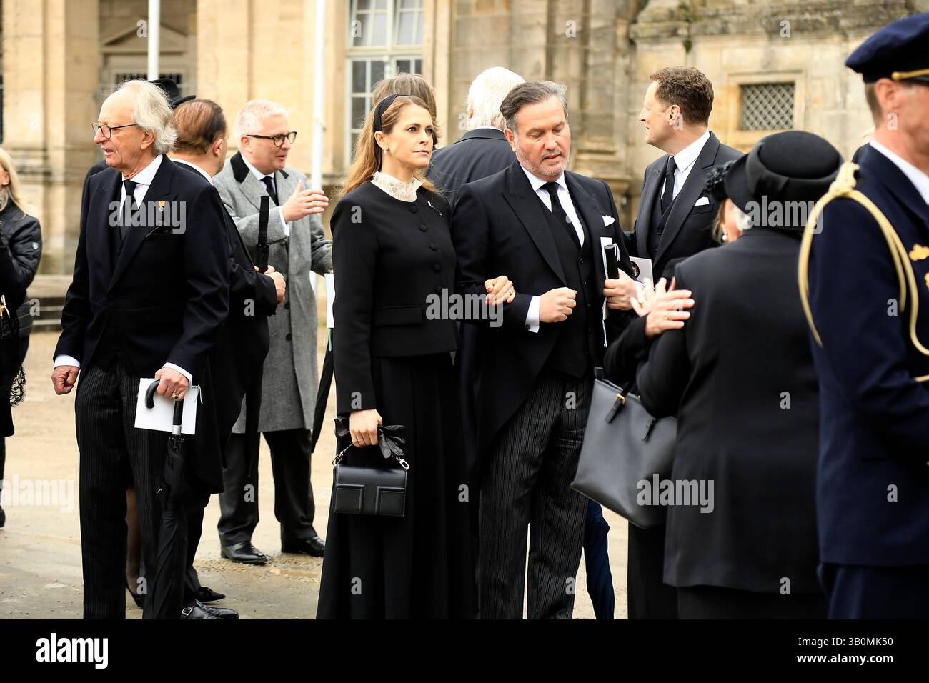 Trauerfeier für Andreas Prinz von Sachsen-Coburg und Gotha Coburg, 24..04,2025 Prinzessin Madeleine von Schweden bei der Trauerfeier für Andreas Prinz von Sachsen-Coburg und Gotha in der Stadtkirche St. Bayern *** Trauerfeier für Andreas Prinz von Sachsen Coburg und Gotha Coburg, 24 04 2025 Prinzessin Madeleine von Schweden bei der Trauerfeier von Sachsen Coburg und Gotha in der Stadtkirche St. Bayern Stockfoto