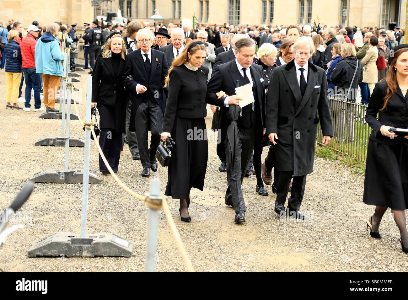 Trauerfeier für Andreas Prinz von Sachsen-Coburg und Gotha Coburg, 24..04,2025 Prinzessin Madeleine von Schweden bei der Trauerfeier für Andreas Prinz von Sachsen-Coburg und Gotha in der Stadtkirche St. Bayern *** Trauerfeier für Andreas Prinz von Sachsen Coburg und Gotha Coburg, 24 04 2025 Prinzessin Madeleine von Schweden bei der Trauerfeier von Sachsen Coburg und Gotha in der Stadtkirche St. Bayern Stockfoto