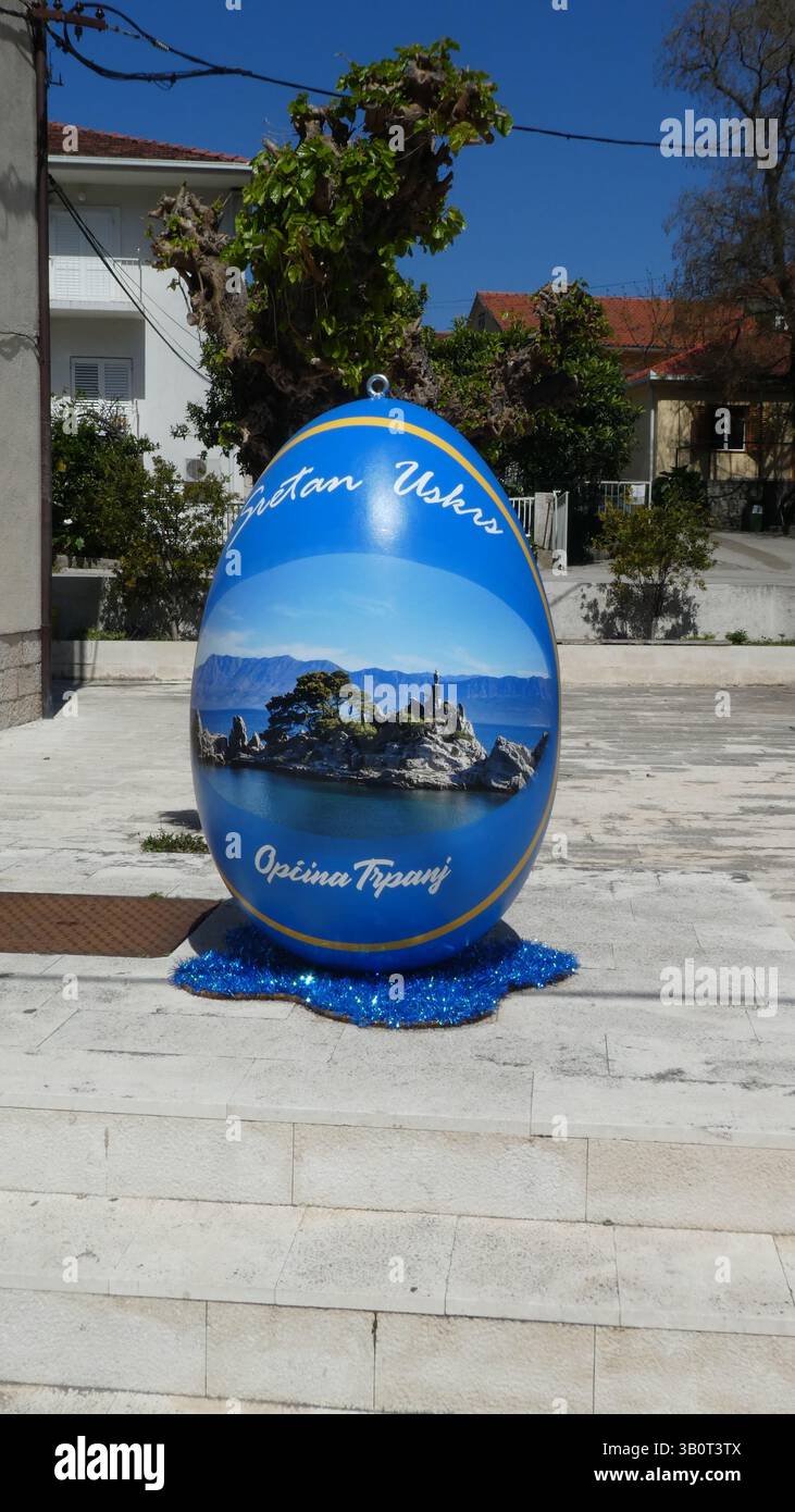 Großes Osterei, Trpanj, Kroatien Stockfoto