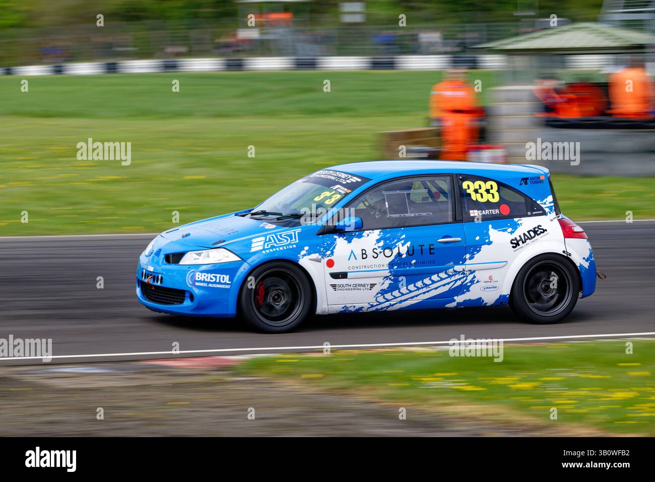 Todd Carter trat in seinem Renault Megane Rennwagen in der CCRC Saloon Car Championship auf dem Castle Combe Circuit in Wiltshire an Stockfoto