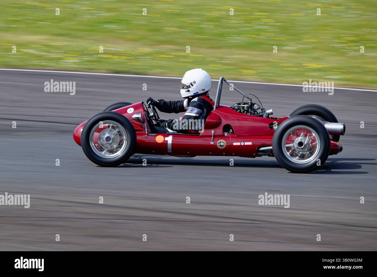 Alex Wilson fuhr ein makelloses 1953 Ray Martin F3500 Racing Auto auf dem Weg zu einem dominanten Sieg beim Owners Association Rennen 500 in Castle Combe Stockfoto