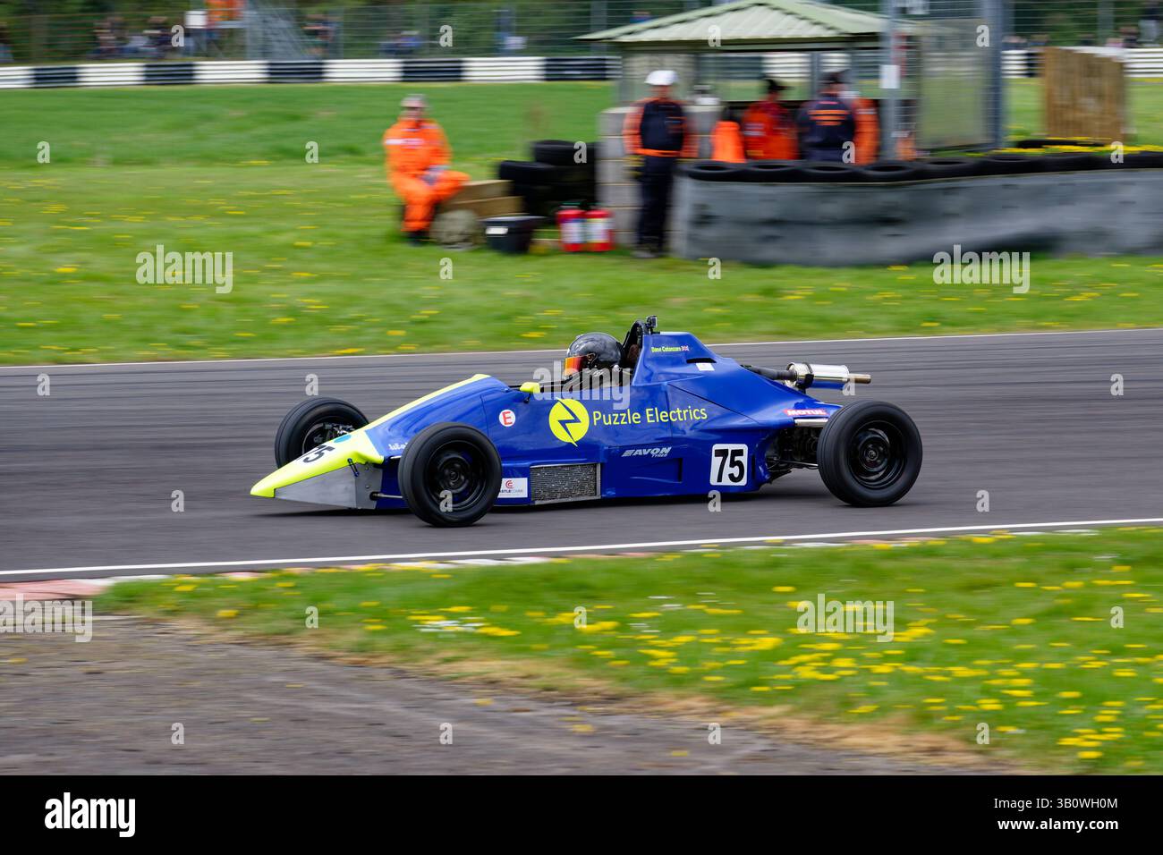Dane Catanzaro fuhr seinen Van Diemen RF89 Formel Ford Rennwagen in Runde eins der CCRC FF1600 Championship auf dem Castle Combe Circuit in Wiltshire Stockfoto