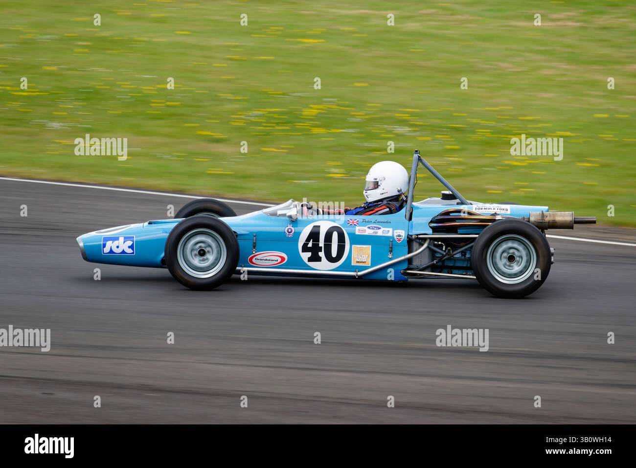 Peter Lavender nannte seinen Merlyn Formula Ford 1600 Rennwagen Nr. 40 und genoss das Rennen auf dem Howard's Day Meeting in Castle Combe Stockfoto