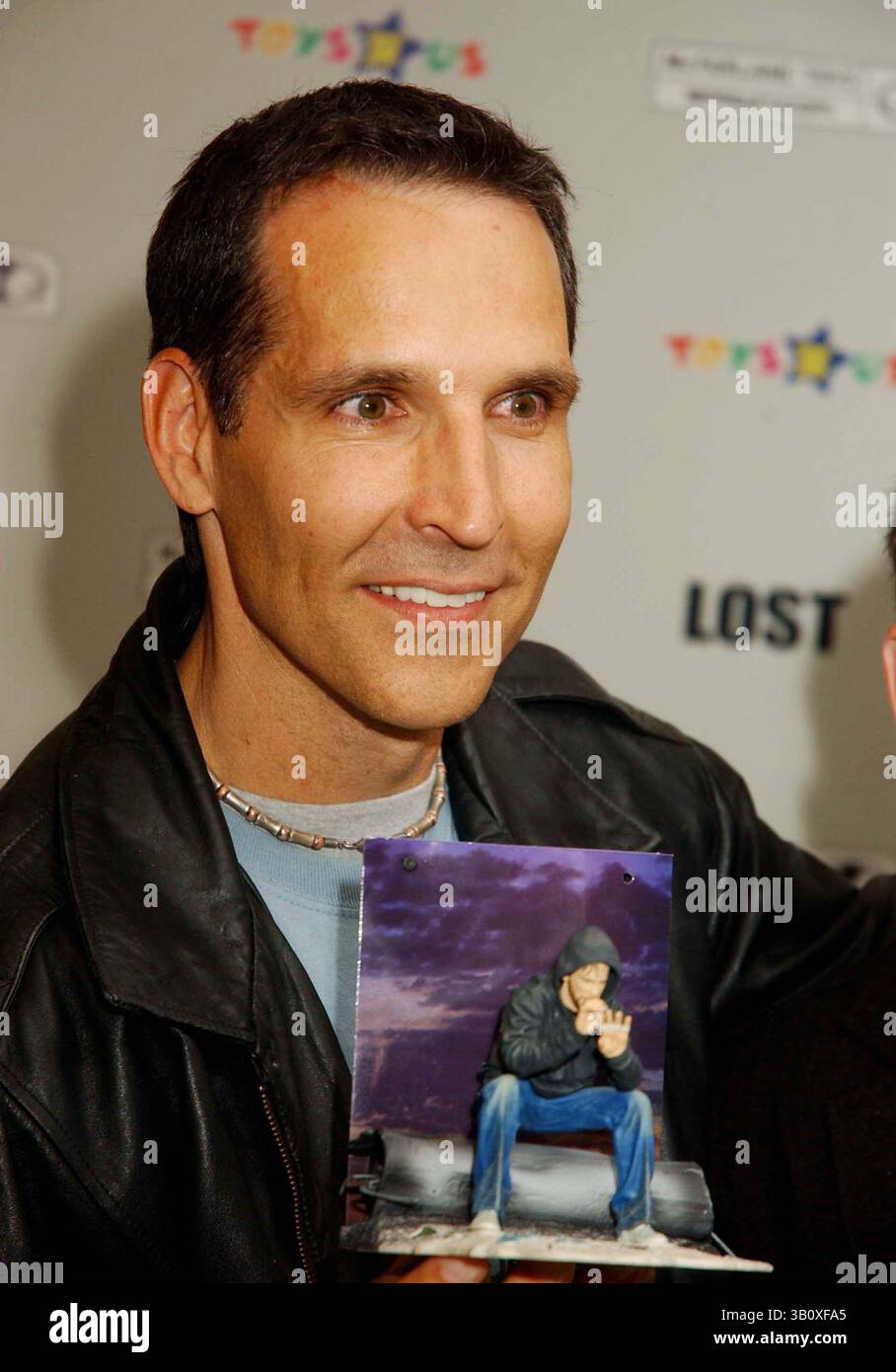 November 2006 - New York, New York, USA - I11353KBA.LAUNCH DER ACTIONFIGUREN '' LOST '' AUF DEM TOYS R US TIME SQUARE , NEW YORK New York 11-06-2006. - - TODD McFarlane(Bild: © Ken Babolocsay/Globe Photos/ZUMAPRESS.com) Stockfoto November 2006 - New York, New York, USA - I11353KBA.LAUNCH DER ACTIONFIGUREN '' LOST '' AUF DEM TOYS R US TIME SQUARE , NEW YORK New York 11-06-2006. - - TODD McFarlane(Bild: © Ken Babolocsay/Globe Photos/ZUMAPRESS.com) Stockfoto