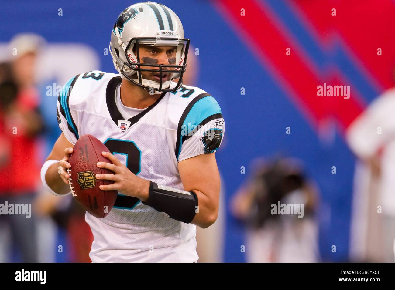12. September 2010: Der Carolina Panthers Quarterback Matt Moore (3) fällt im New Meadowlands Stadium in East Rutherford, New Jersey, zurück, um zu passieren. (Bild: © Chris Szagola/Cal Sport Media/ZUMApress.com) Stockfoto