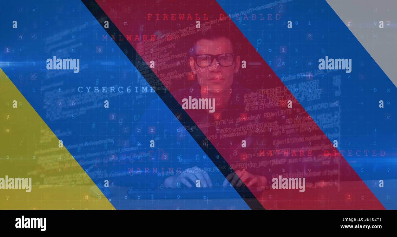 Bild des männlichen kaukasischen Hackers und Datenverarbeitung über der Flagge der ukraine und russlands Stockfoto