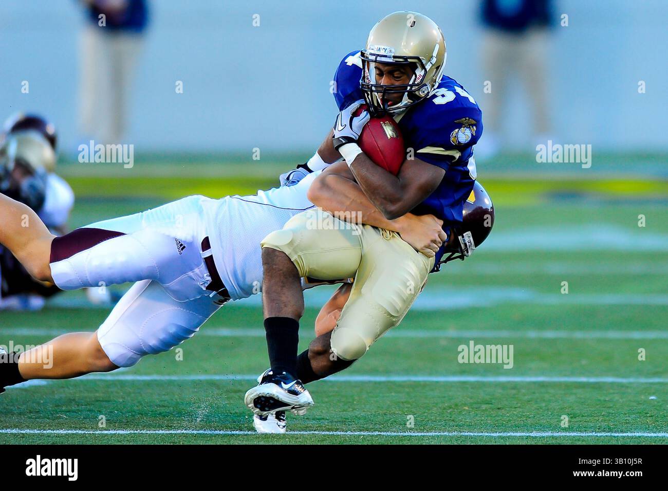 November 2010: Marcus Thomas (34) kehrt den Startschuss während des Matchups zwischen den Chippewas und den Midshipmen der Navy im Navy-Marine Corp Stadium in Annapolis zurück. Navy besiegte Central Michigan 38-37.(Credit Image: © John Middlebrook/Cal Sport Media/ZUMApress.com) Stockfoto