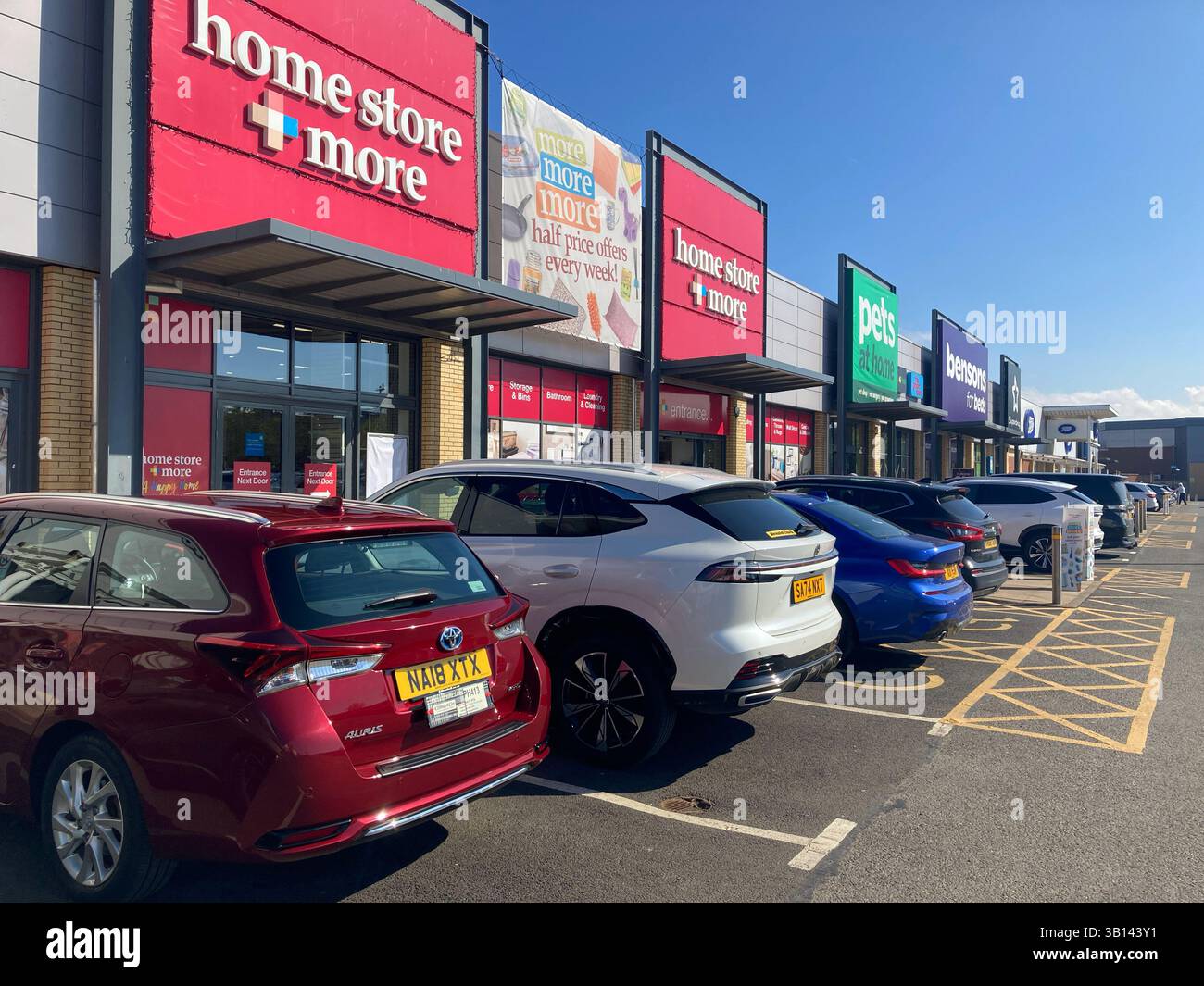 Home Store + mehr im Einzelhandelsgeschäft, Großbritannien Stockfoto