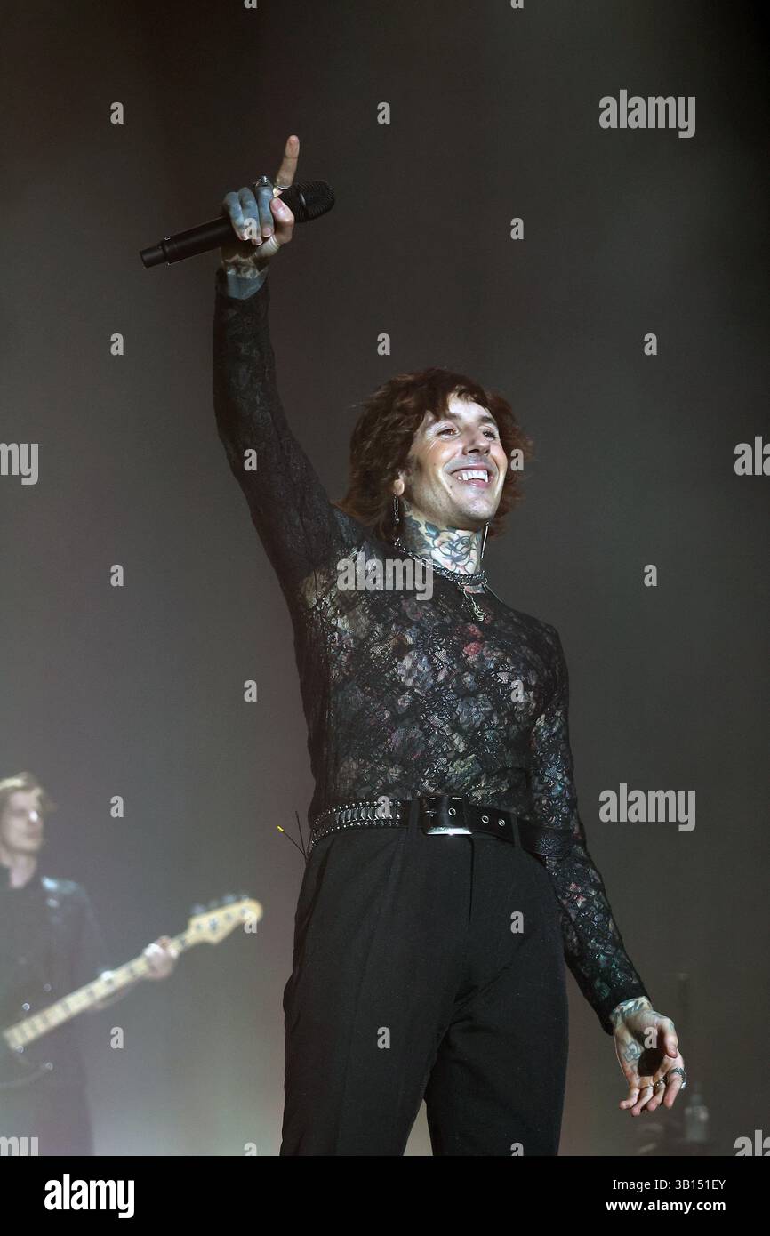 Sänger und Frontmann Oli Sykes von der britischen Rockband Bring Me The Horizon beim VOLT Festival in Sopron, Ungarn Stockfoto