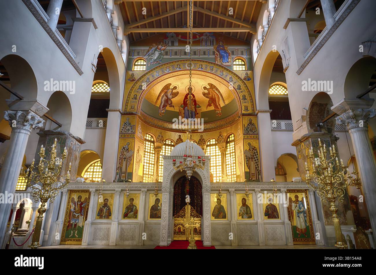 Innenansicht der Hagios Demetrios Kirche, auch bekannt als Agios Dimtrios oder Demetrios Basilika, Thessaloniki, Mazedonien, Griechenland, Europa Stockfoto