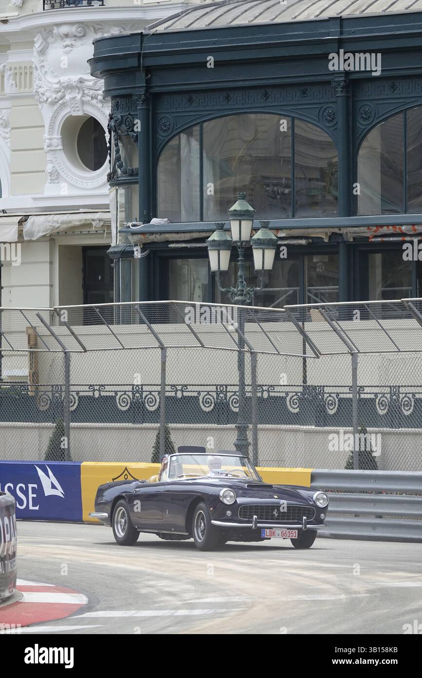 Ferrari 250 GT Cabriolet Pininfarina, auf dem Platz vor dem Casino Monte-Carlo, 11. Grand Prix Monaco Historique, Fürstentum Monaco Stockfoto