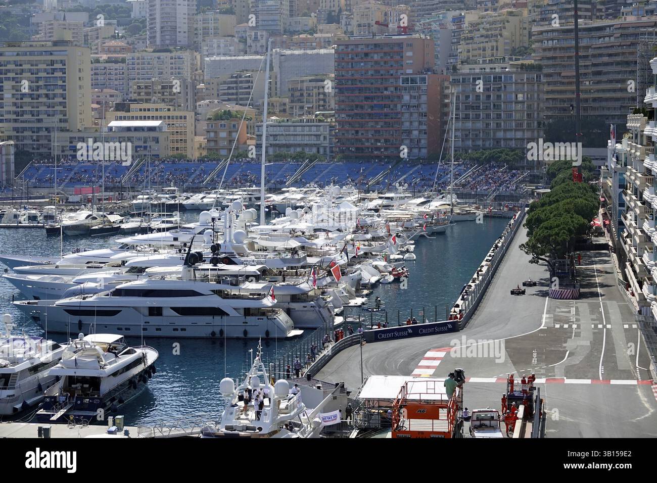 Yachten im Hafen von Port Hercule, Hafenschikane, 11. Grand Prix Monaco Historique, Fürstentum Monaco Stockfoto