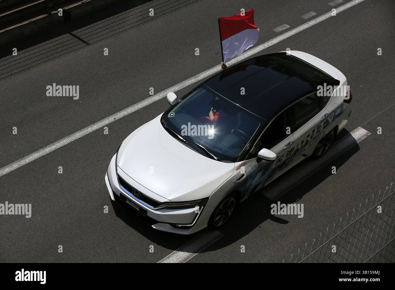 Prinz Albert II. Und Prinzessin Charlene von Monaco fahren in einem Honda Clarity in den Rennstrecken der Formel 1, Formel 1, F1 Grand Prix Monaco 2017 Stockfoto