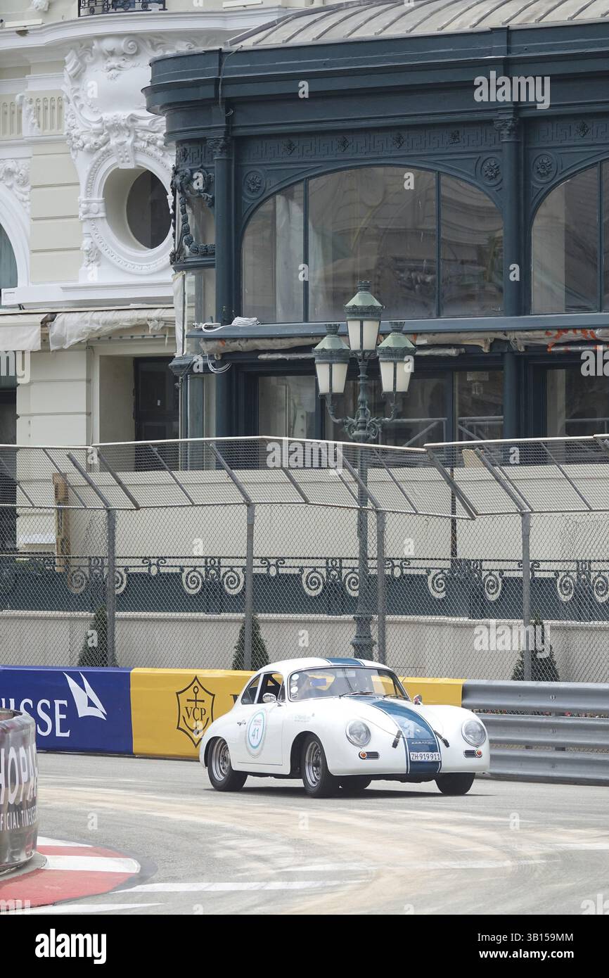 Porsche 356S auf dem Platz vor dem Casino Monte-Carlo, 11. Grand Prix Monaco Historique, Fürstentum Monaco Stockfoto