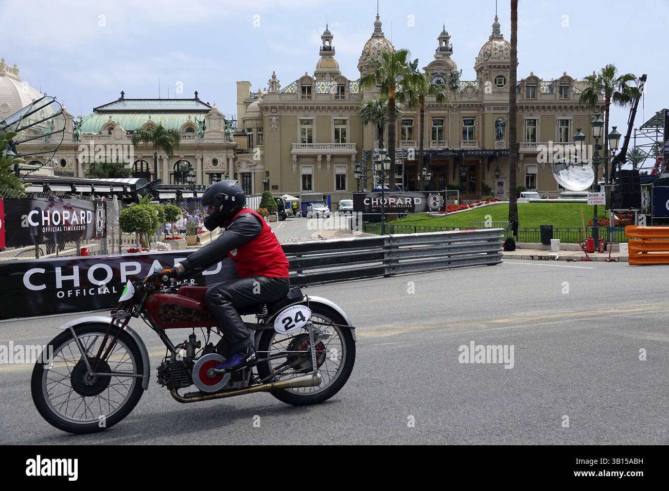 Parade historischer Motorräder, Platz vor dem Casino Monte-Carlo, 11. Grand Prix Monaco Historique, Fürstentum Monaco Stockfoto