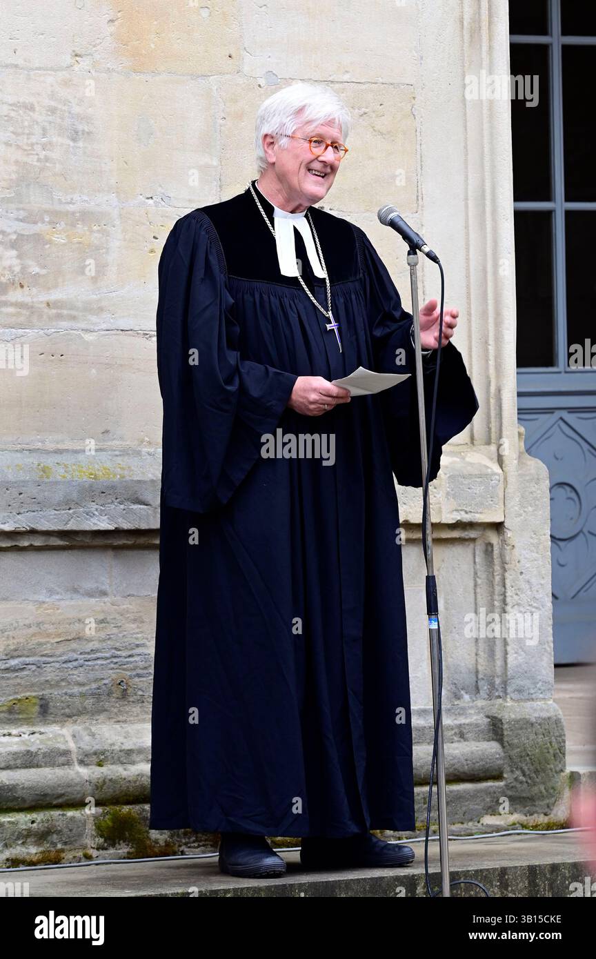 Heinrich Bedford-Strohm bei der Trauerfeier für Andreas Prinz von Sachsen-Coburg und Gotha auf dem Schlossplatz von Schloss Ehrenburg. Coburg, 24.04.2025 Stockfoto