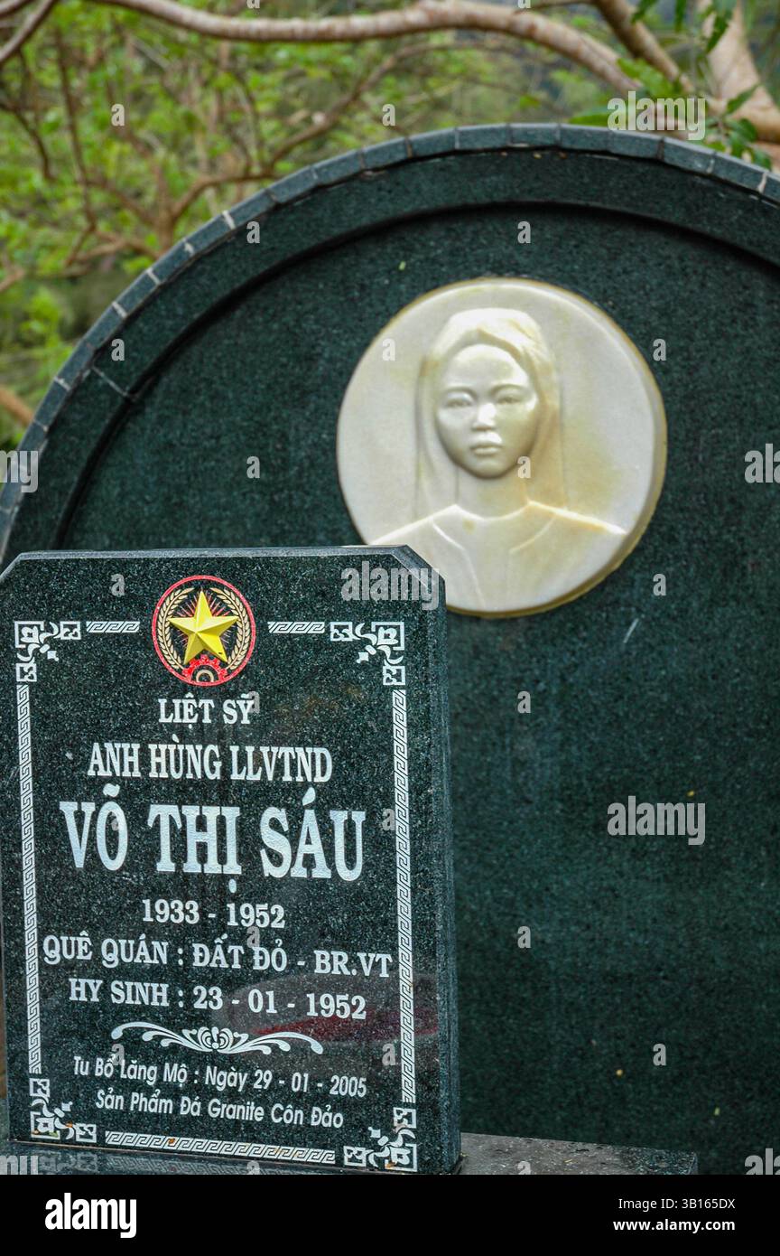 Dies ist das Grab von Võ Thị Sáu, einem vietnamesischen Revolutionär, der 1952 von den französischen Kolonialbehörden hingerichtet wurde. Stockfoto