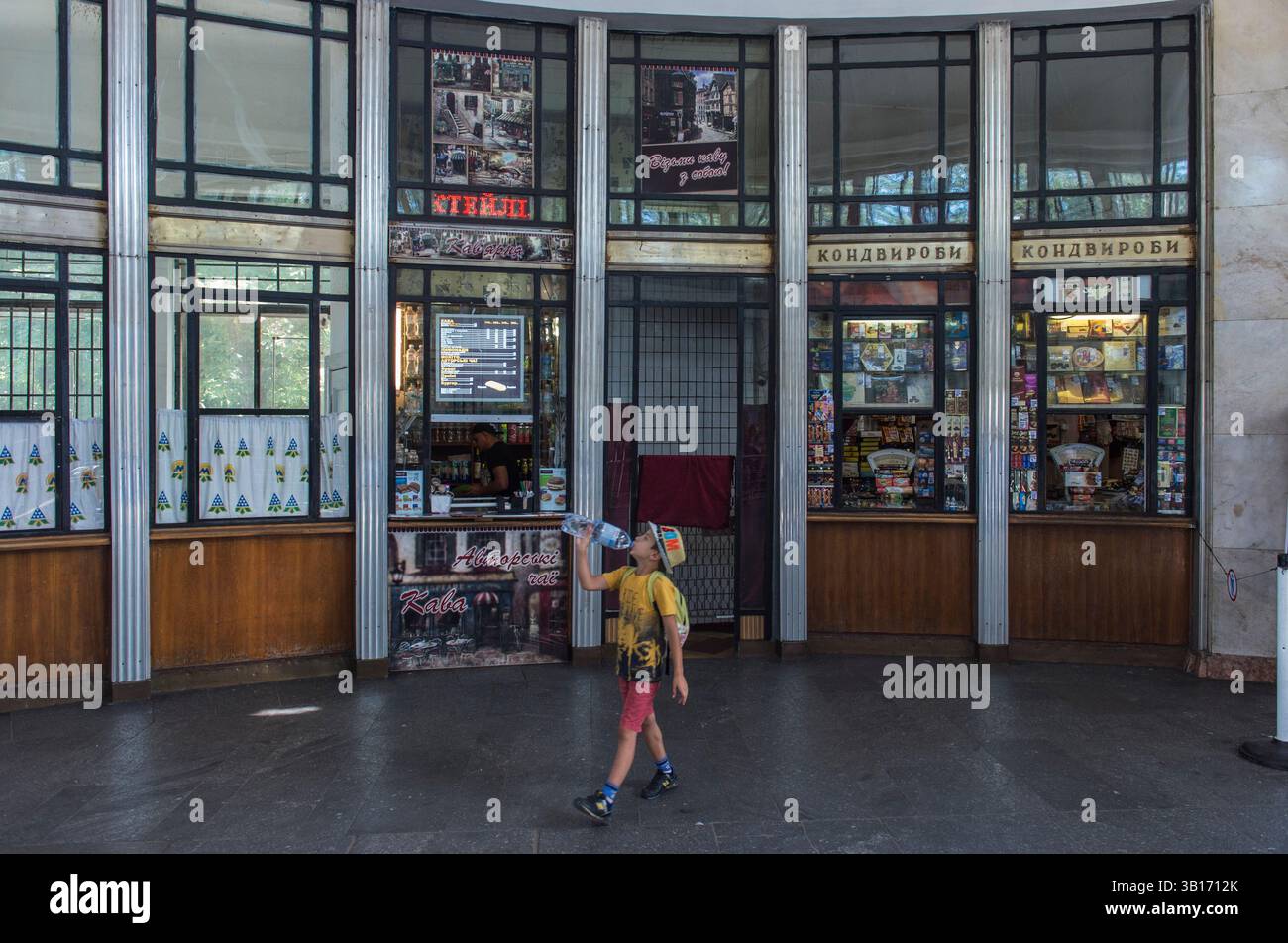 Das U-Bahn-System in Kiew wurde in der Zeit der Sowjetunion gebaut. Es ist das erste schnelle Transitsystem in der Ukraine und das dritte System in Sovi Stockfoto