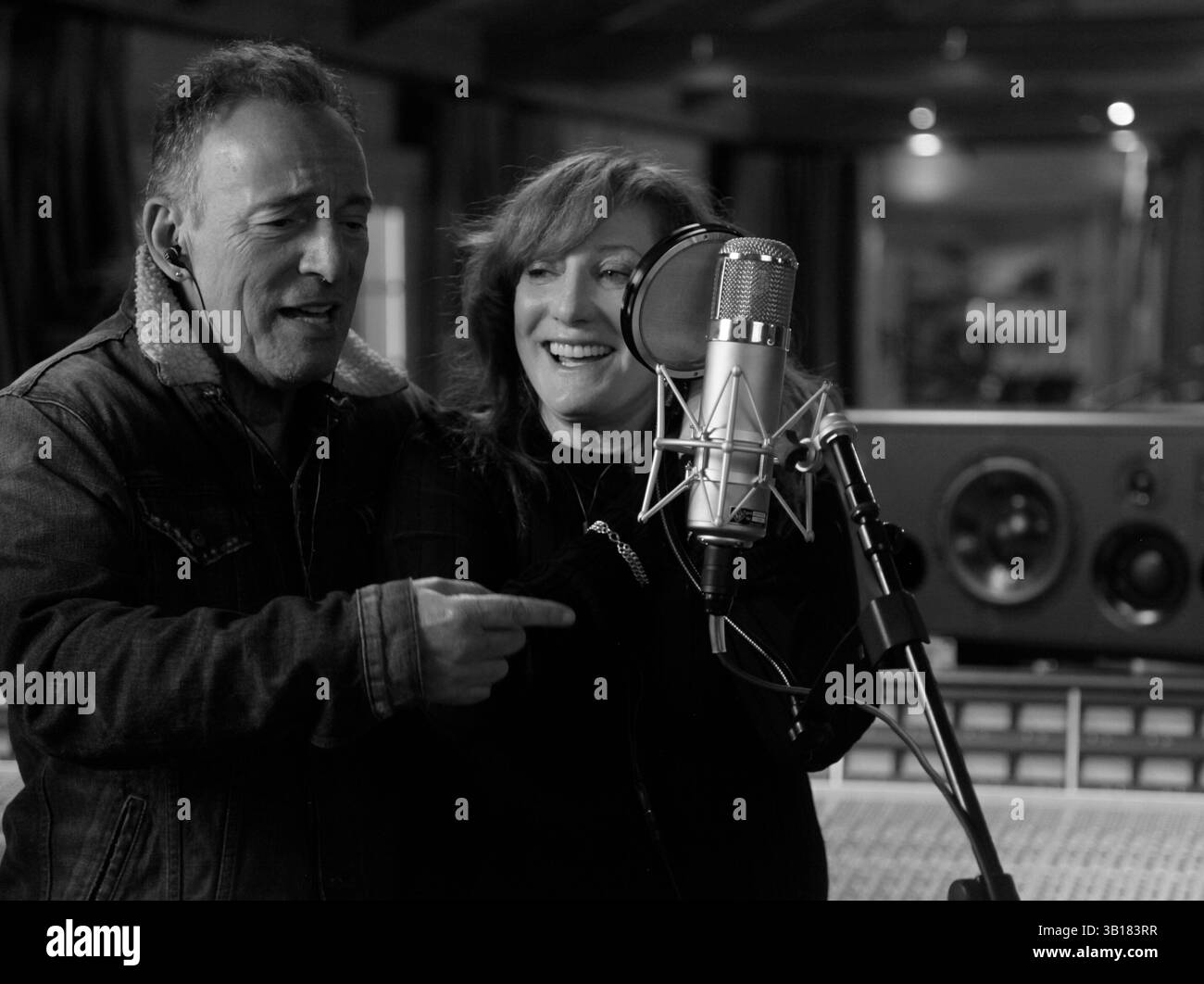 BRUCE SPRINGSTEEN UND PATTI SCIALFA IN BRUCE SPRINGSTEENS BRIEF AN SIE (2020), REGIE: THOM ZIMNY. Beschreibung: Apple Original Films / Thrill Hill Productions / Album Stockfoto