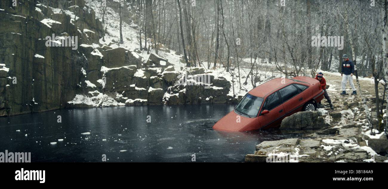 MIT DER FAUST IN DIE WELT SCHLAGEN (2025), REGIE: CONSTANZE KLAUE. Quelle: Chromosom Filmproduktion / Flare Film / Album Stockfoto