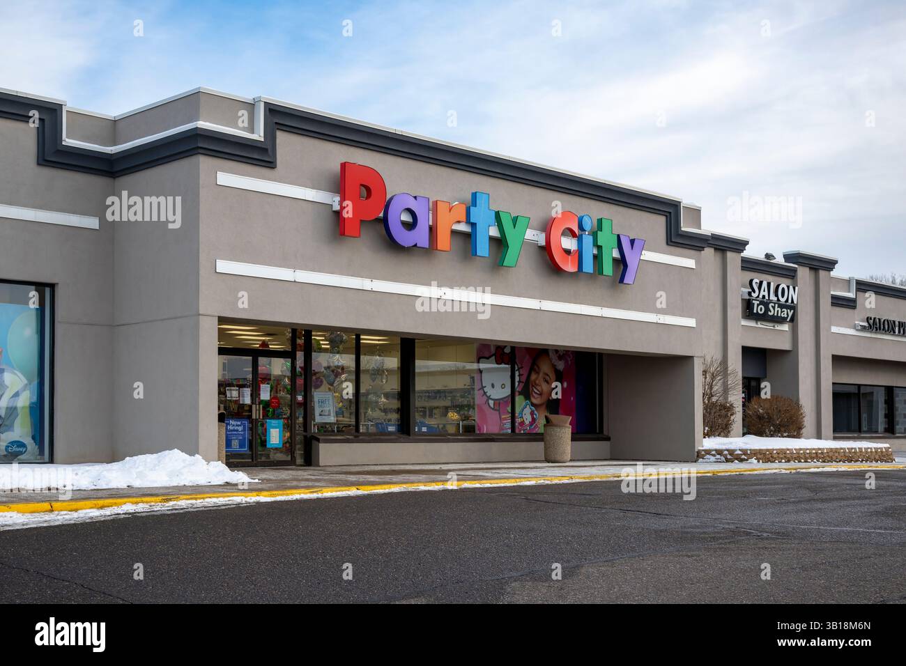 Maplewood, Minnesota. Party City schließt Geschäfte. Nach dem Antrag auf Insolvenz schließt die Stadt die Geschäfte von Two Party City. Stockfoto